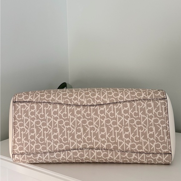 Calvin Klein bag - Picture 11 of 11